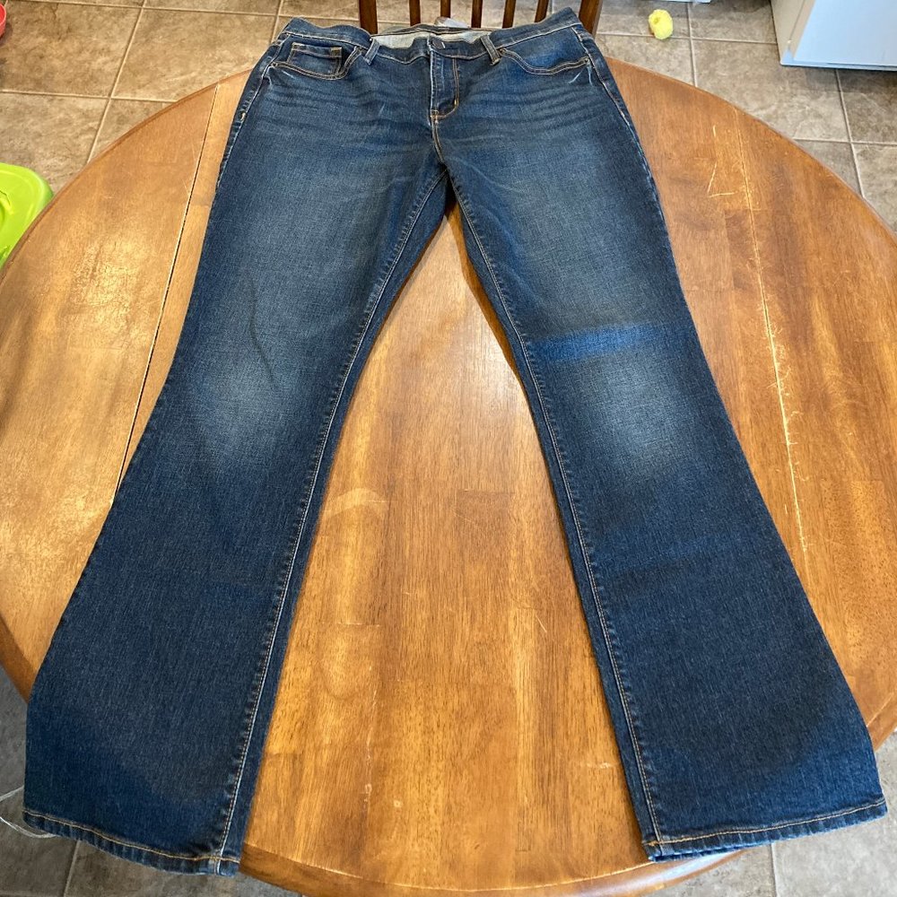 Old Navy Ladie's Original Boot-Cut Jeans Size 10 EUC